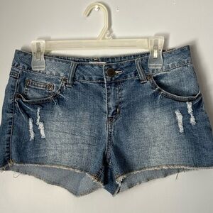 No Boundaries Mid Rise Distressed Denim Shorts Size Juniors’ 11